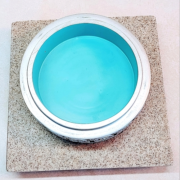 BEJEWELED VINTAGE HEAVY RESIN TRINKET BOX MADE IN FRANCE - Picture 5 of 7